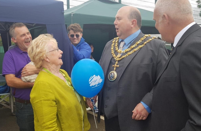 Balloon to much for the mayor to handle